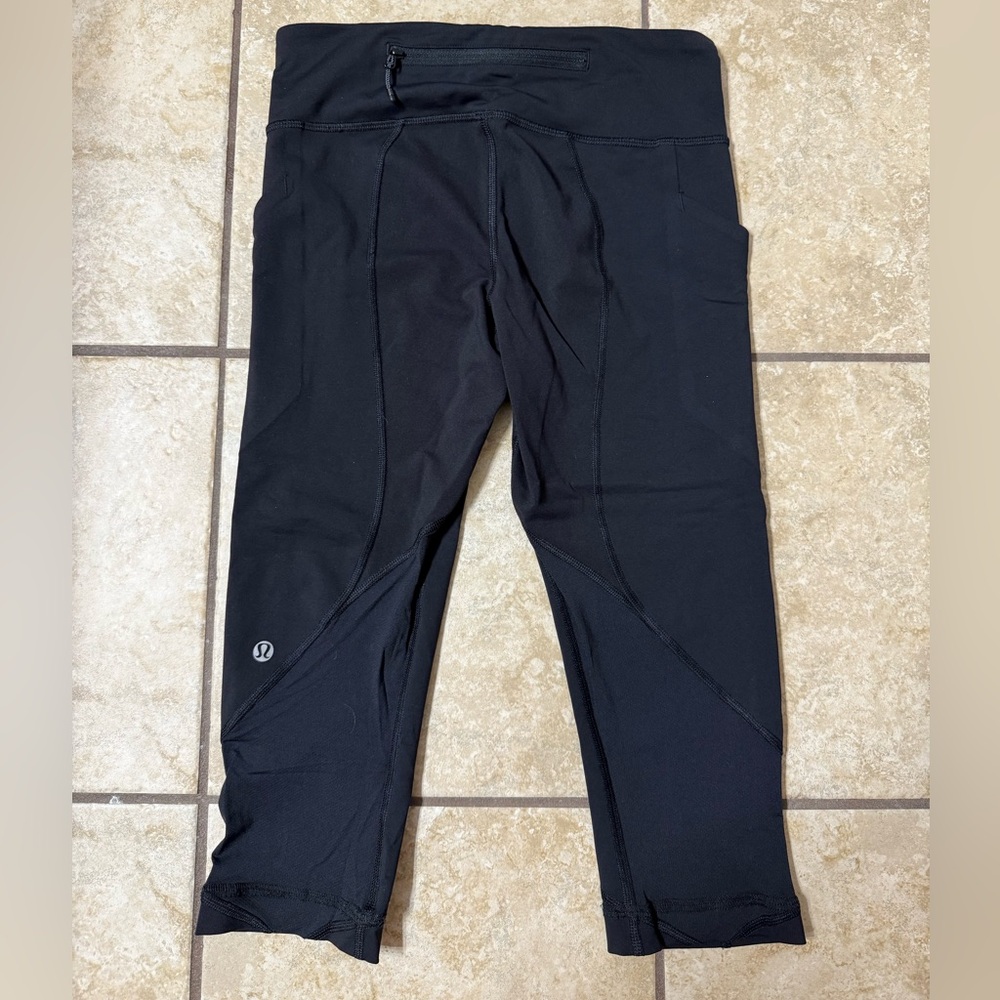Lululemon Black Cropped Leggings - Picture 4 of 12